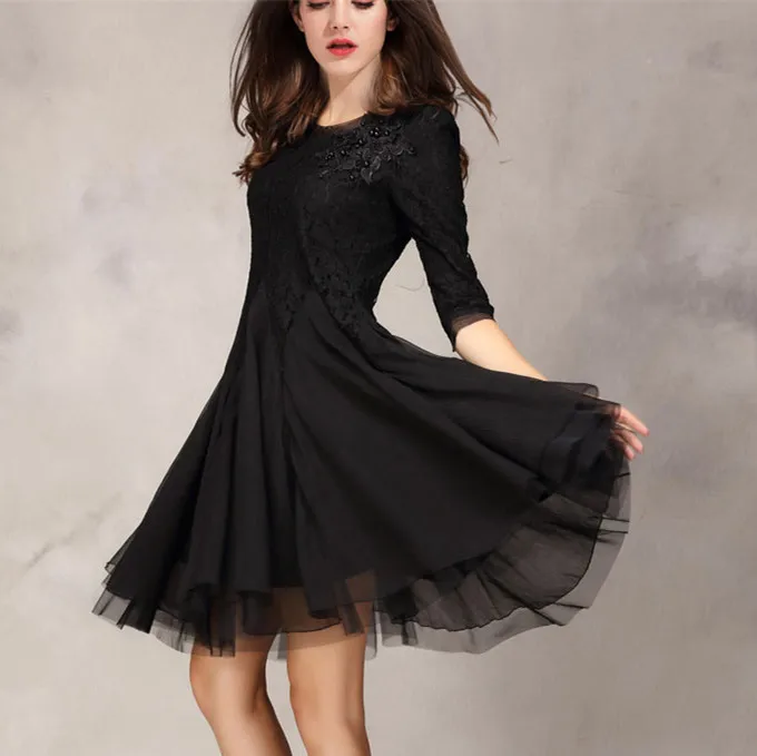 Платье было черного цвета. Свадебное платье в готическом стиле. Черное пышное платье. Платье было черного цвета. Черное бальное платье.