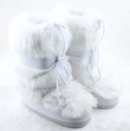 white moon boots with fur