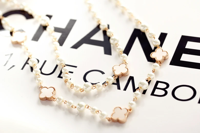 2PCS Free shipping 2013 red clover Korean fashion pearl multilayer sweater chain necklace long section of female |