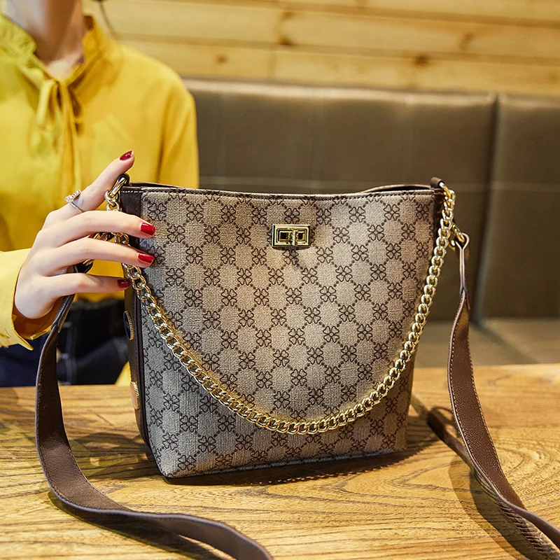 

Famous Brand Handbag Women PU Leather Shoulder Bag Casual Large Capacity Top-Handle Bucket Bag Simple Style Solid Totes