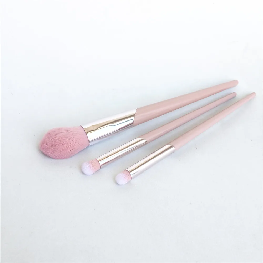 FB180 FB237 FB238 Tapered Blush Blender Brush _ 0