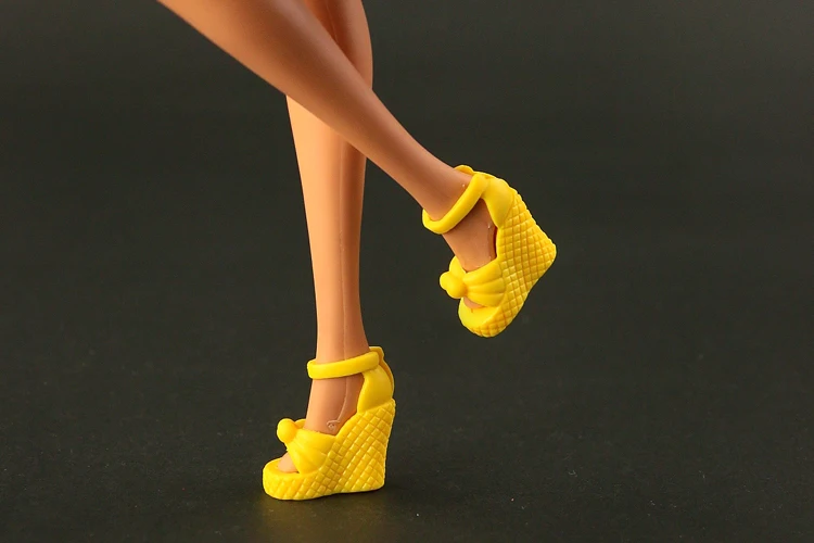 Новинка года; оригинальные черные туфли на высоком каблуке для куклы Барби; высококачественные ботинки принцессы; доступны 15 цветов