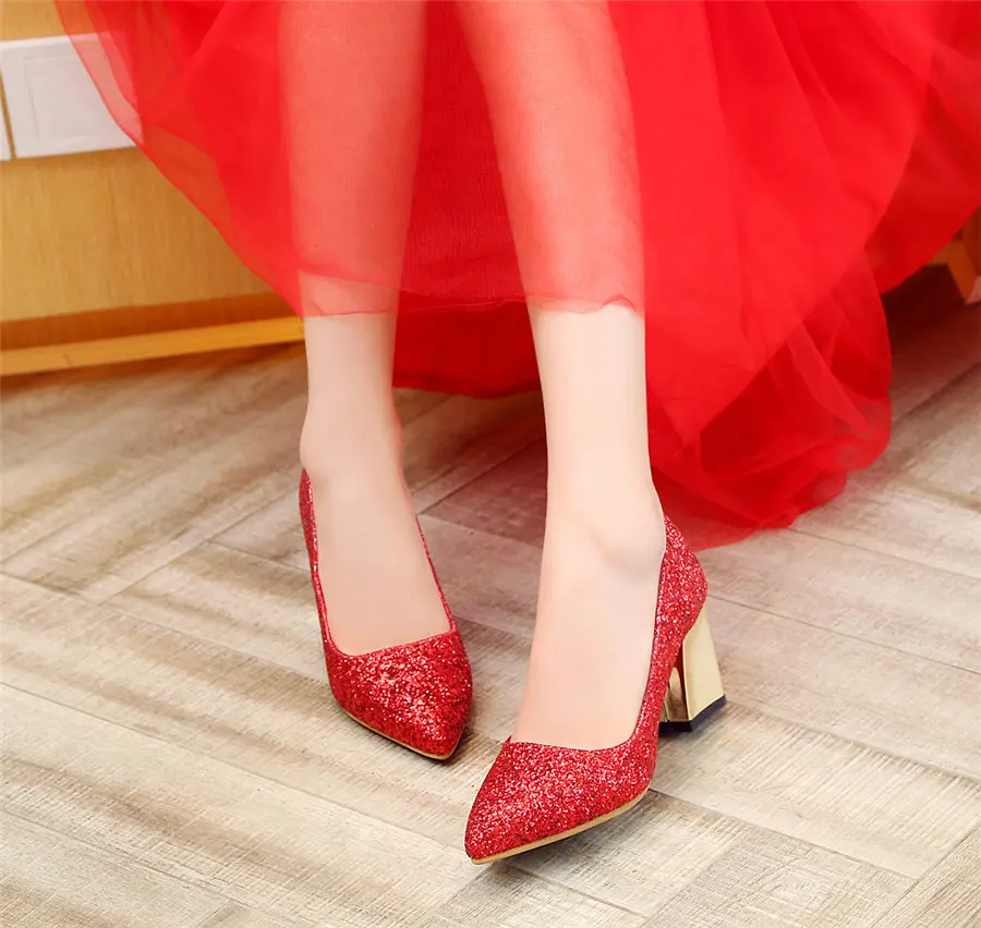 Серебристые свадебные женские туфли-лодочки туфли на высоком квадратном каблуке 7 см с красной подошвой, расшитые блестками, вечерние туфли подружки невесты с острым носком для офиса, без шнуровки
