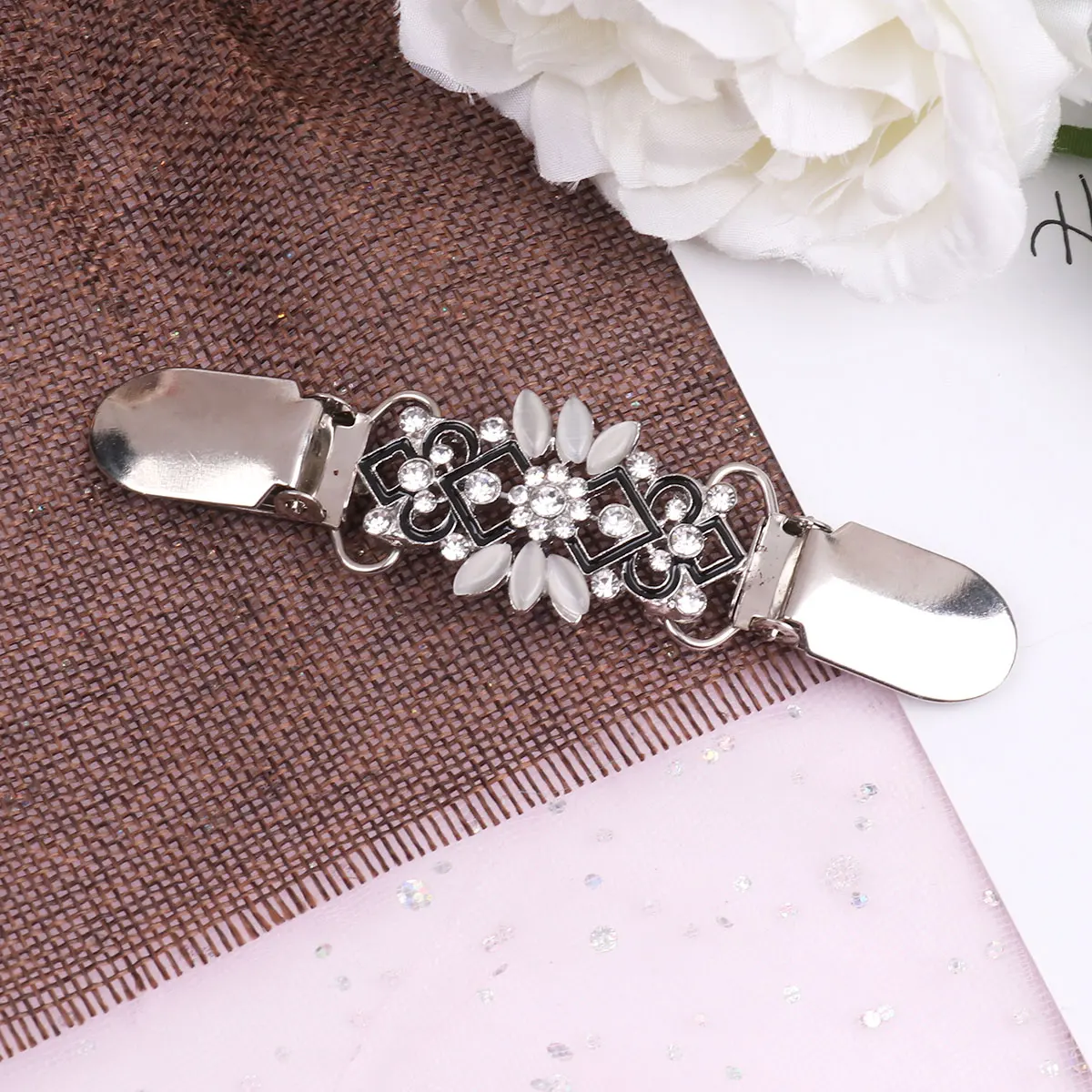 Women Vintage Sweater Clips Cardigan Blouse Silver Black Openwork Flower Clips Shawl Brooch