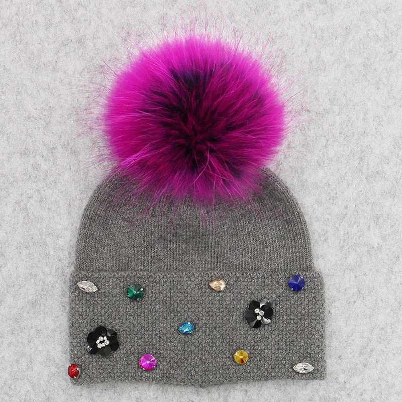 GZHILOVINGL качественные зимние шерстяные толстые мягкий дизайнерский шапки для женщин и девочек Skullies Beanies Diy Цветочный Эластичный со стразами помпон шапка - Цвет: Темно-серый