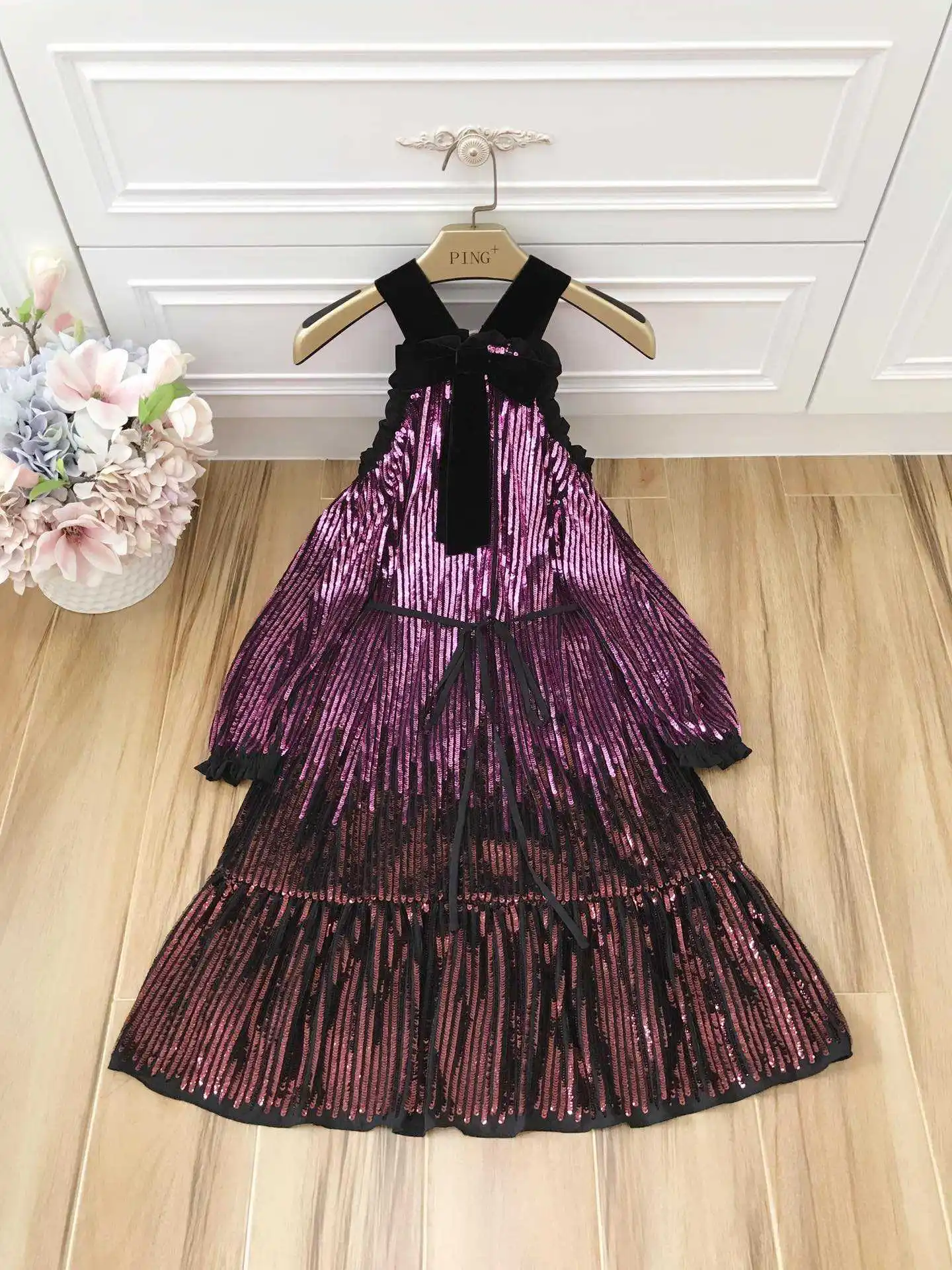 

2019 spring and summer new women's off-the-shoulder strap dress pretty stylish