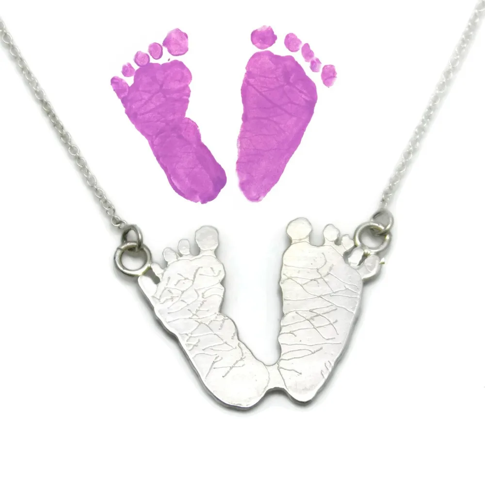 colgane-huellas-bebe-3