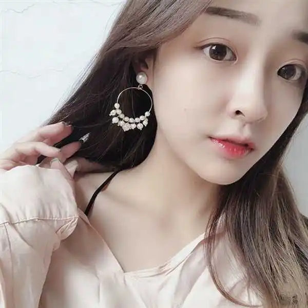 

2018 New Big Round Circle Earrings For Women Round Geometric Simulated Pearl Classical Jewelry Punk Style Statement Earrings