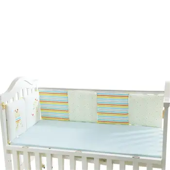 

6 PCS Per Set 30*30cm Baby Bed Bumper Protector Cotton Giraffe Print Bed Pad Safety Soft Crib Bedding Bumper