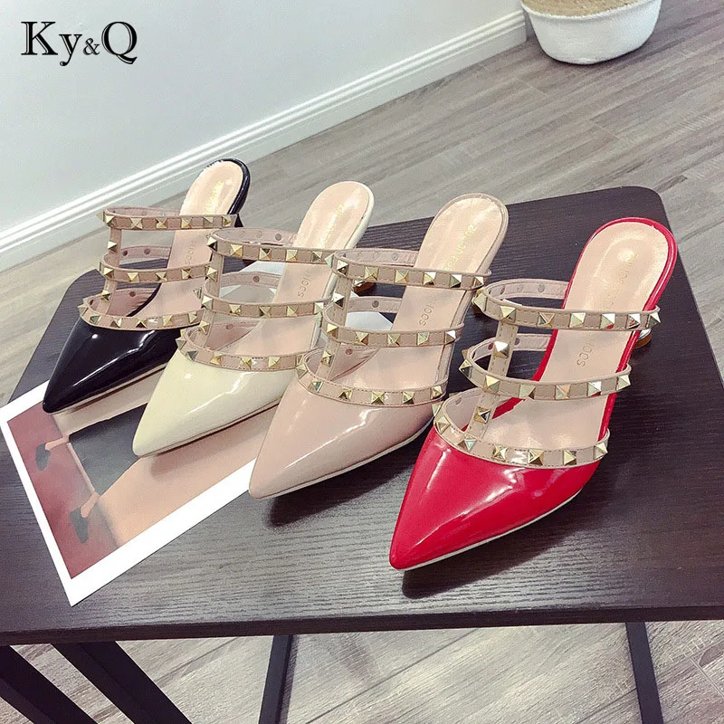 

2018 Summer Designer Women Flip Flops Pointed Toe Rivet Hollow Out Party Outdoor Shoes Ladies Sexy Party Med Heels Slides Shoes