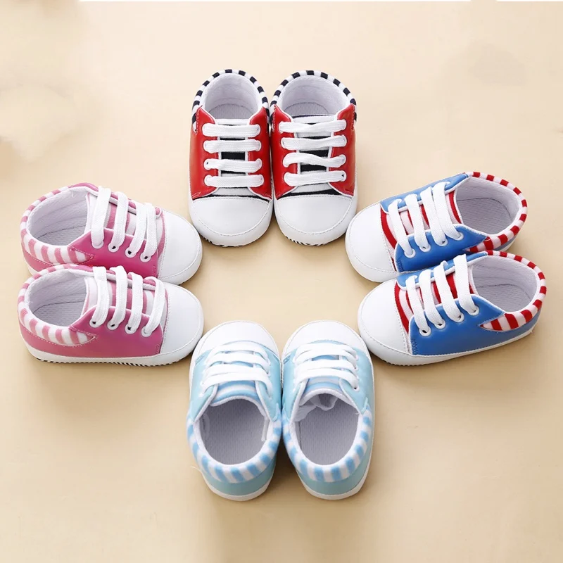 Детская обувь детская Первый Walker одежда для малышей мальчиков и девочек мягкая подошва полосатый PU кроватки обуви новорожденных тапки 0-12