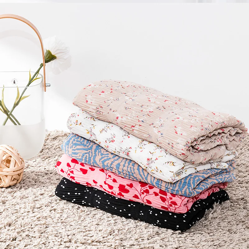 

Crepe chiffon fabric printed floral pattern sewing fabric soft and smooth for dress 45*140cm/piece TJ0205