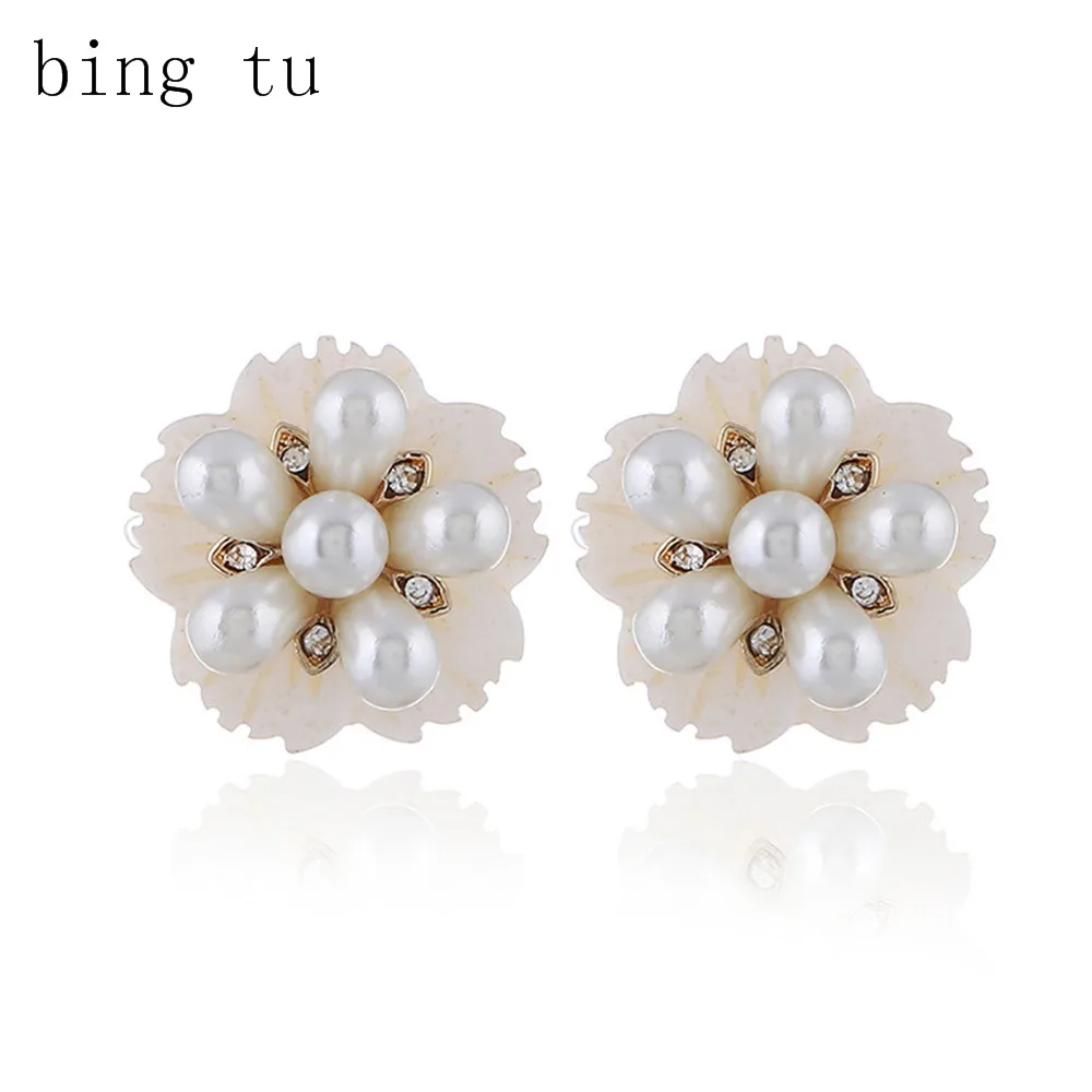 

Bing Tu Romantic Simulated Pearl Flower Stud Earrings For Women Big Korean Earings Plant Jewellery Wedding Earring oorbellen