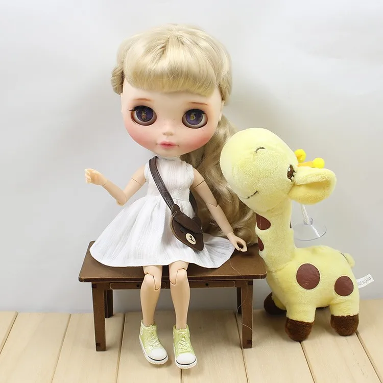 Neo Blythe Doll White Sleeve Less Dress with Bear Bag 4