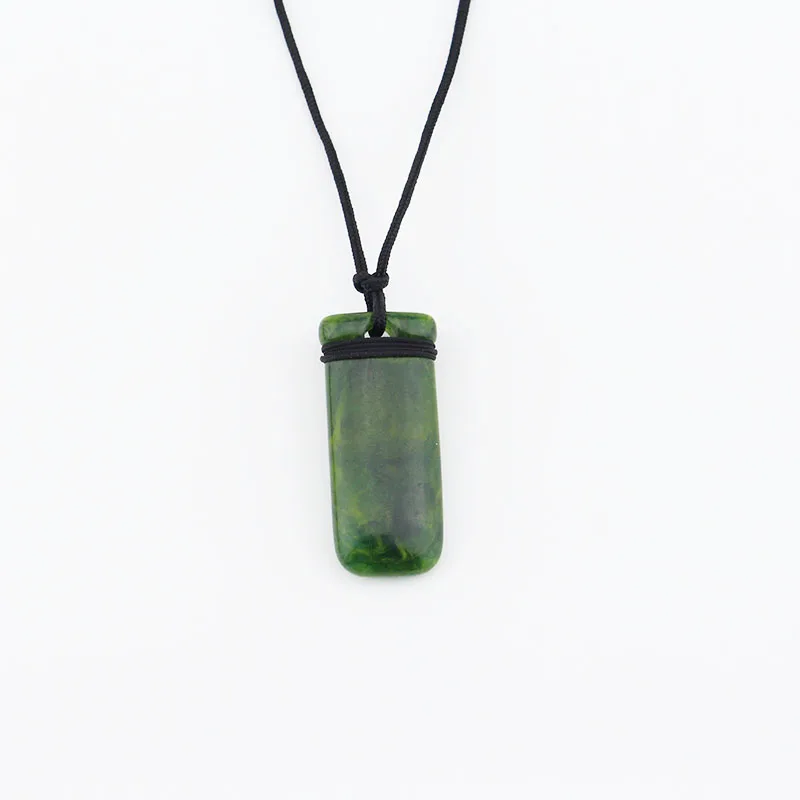 

Justice League Aquaman Maori Pendant Men Hand Carved Toki Necklace Arthur Curry Aquaman Cosplay Costume Handmade Jewelry