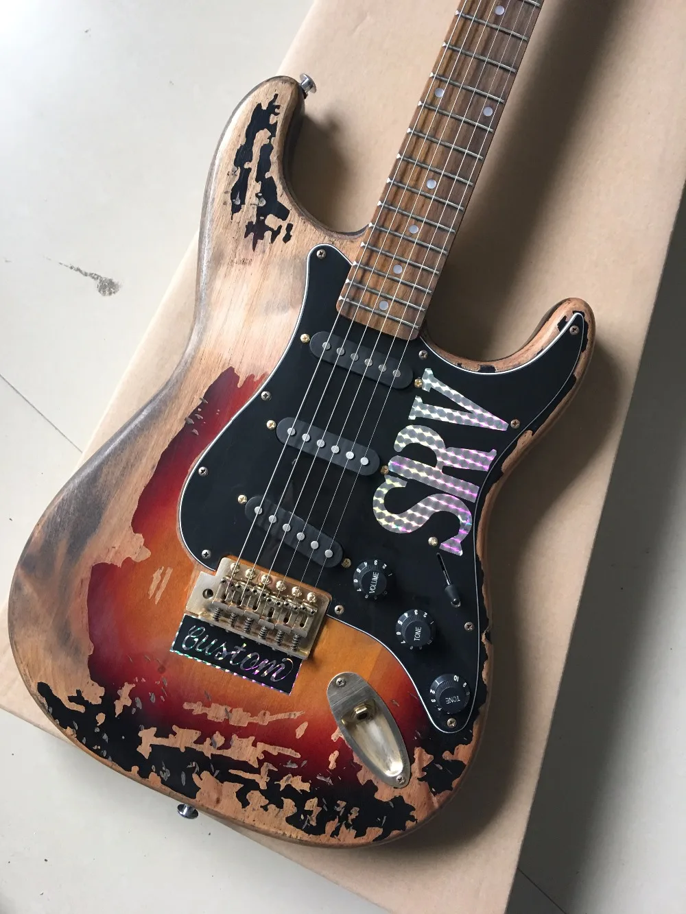 

10 s custom shop limited edition Masterbuilt srv stevie ray vaughan tribute to the number one electric guitar Human