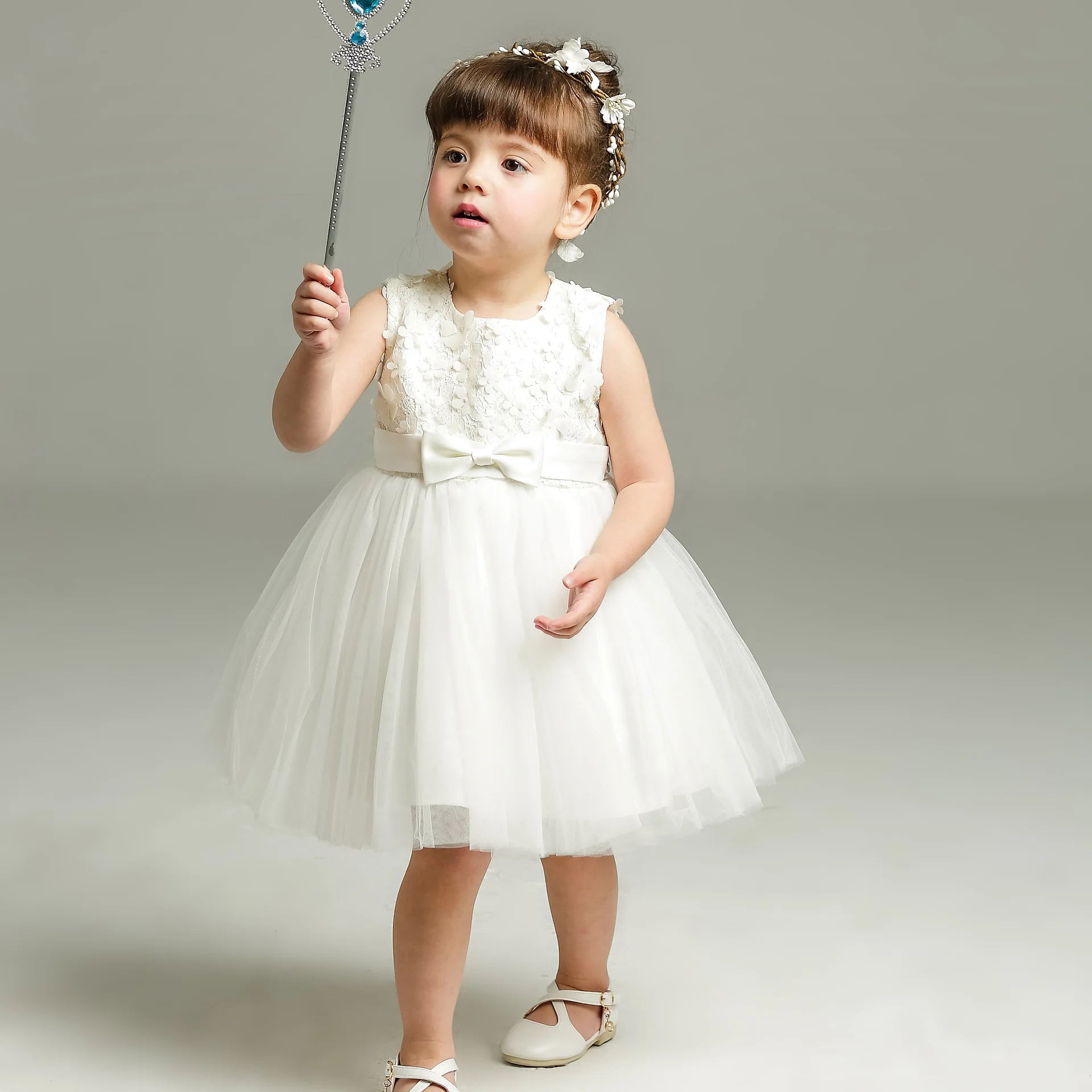 Шикарные белые платья для маленьких девочек; платья для крещения; кружевные платья для маленьких девочек; одежда для маленьких девочек на свадьбу