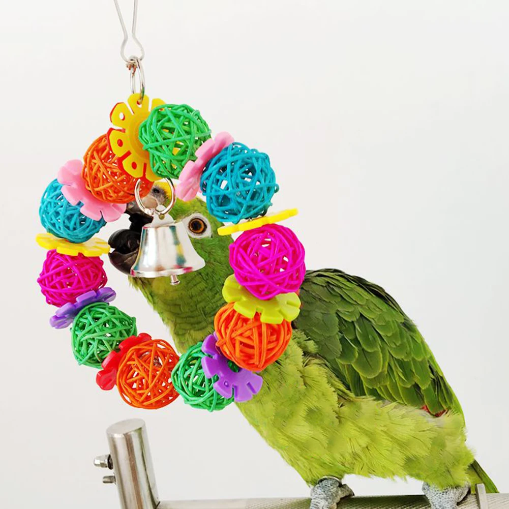 Царапина Parakeet жевательно-кусательная Легкая установка маленький колокольчик птица игрушки принадлежности для попугаев украшения безопасный круглый ротанговый шар Висячие упражнения