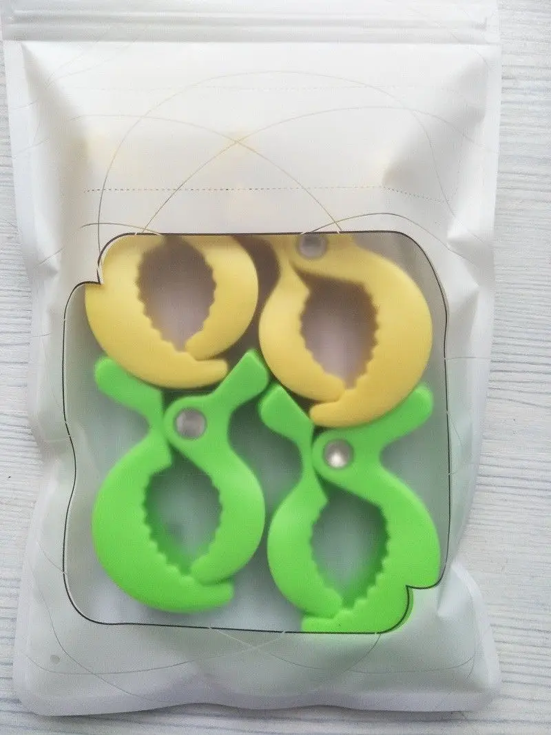 4pc/lot Baby Colorful Car Seat Accessories Plastic Pushchair Toy Clip Pram Stroller Peg To Hook Cover Blanket Mosquito Net Clips - Color: 4PC Yellow green