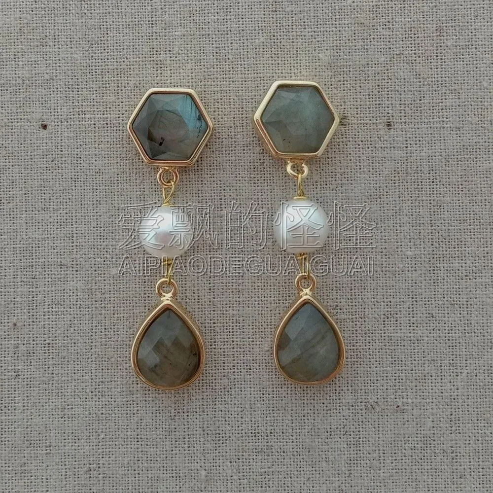 

E091212 White Pearl Natural Labradorite Earrings