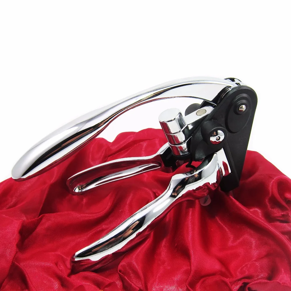 

Premium Rabbit Wine Opener Zinc Alloy Material In Chrome Finish Durable Red & White Corkscrew Bottle Opener With Ergonomic Lever