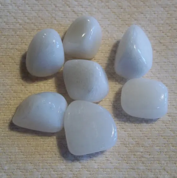 

Grade A Natural White Jad e Tumbled Stone Healing Reiki Chakra Crystals Approx 1" 10pcs/lot