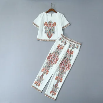 

Europe and the United States Women's clothing new for summer 2019 Short sleeve beaded T-shirt Nine minutes of pants Printed suit
