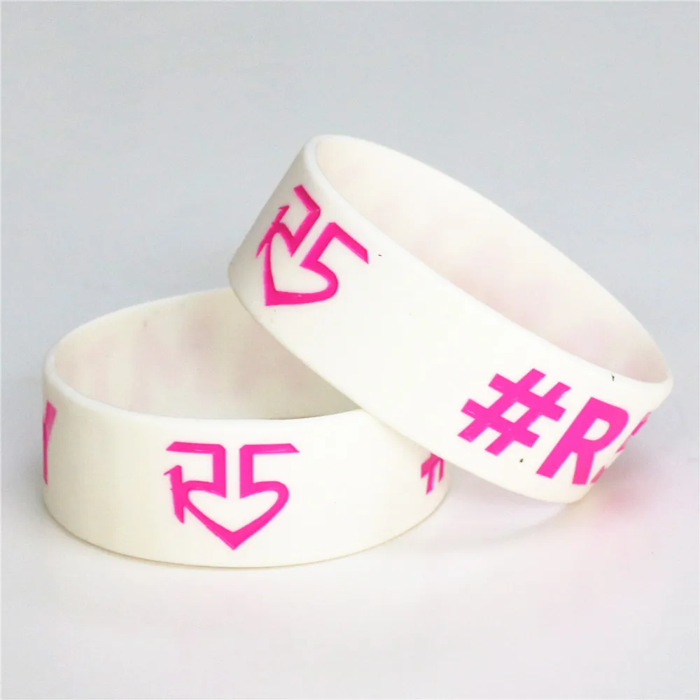 Модные 5 шт. R5 Семья Wristband силикона " широкополосный резиновые браслеты& браслеты для концерта музыки взрослых Размеры, ювелирное изделие, подарок SH091