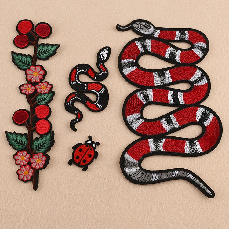 

Popular Flowers Hexapod Snake Patches For Clothes Iron On Sew On Embroidered Fabric Badges Applique DIY Apparel Accessory