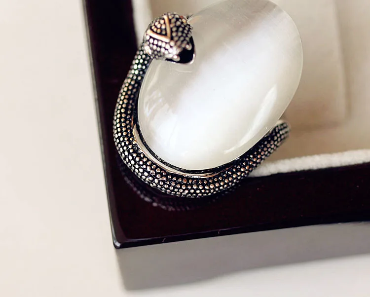 Модное винтажное искусственное овальное белое кошачий глаз кольцо с большим камнем античное серебряное кольцо с увеличенной змеей женское ювелирное изделие
