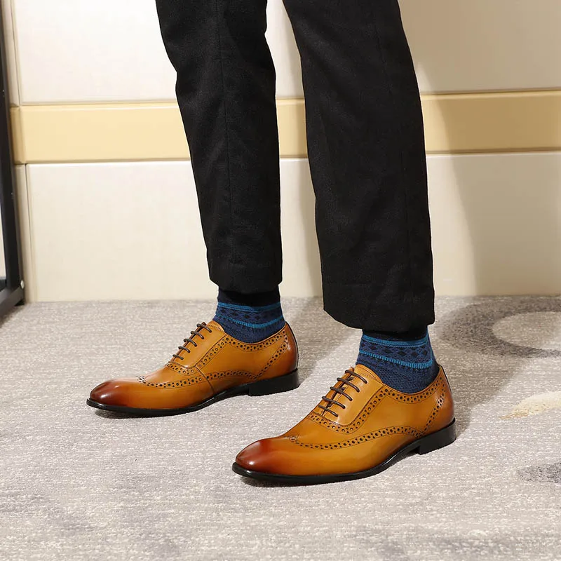 Мужские туфли-Броги из натуральной кожи в стиле ретро; дышащие модельные туфли на шнуровке с острым носком; вечерние туфли высокого качества для офиса