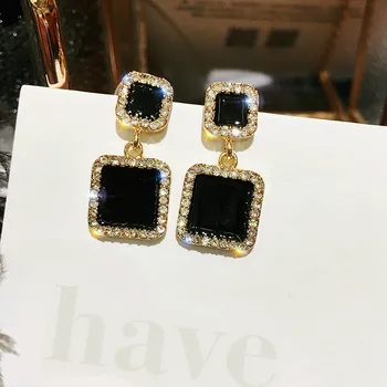 

Korean Fashion New Earrings Temperament Personality Box Black Crystal Ladies Earrings Manufacturers Wholesale Bar Earrings