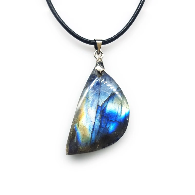 

Natural irregular crystal Labradorite pendant Moonstone Sunstone Pendant Divination spiritual meditation Jewelry Pendants chain
