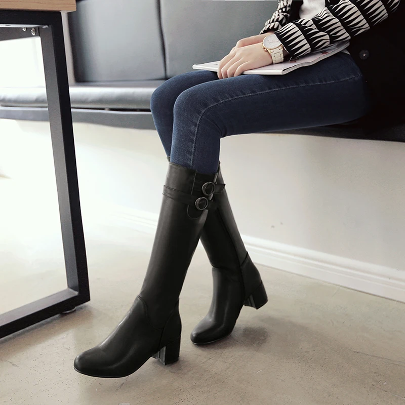 Зимние теплые плюшевые сапоги до колена; женские зимние сапоги на высоком квадратном каблуке; модная женская обувь на молнии с пряжкой; цвет черный, серый, коричневый