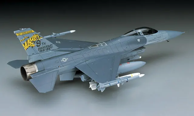 

1/72 F-16CJ Falcon Anti-aircraft Suppression Fighter Assemble Model Toy 00448