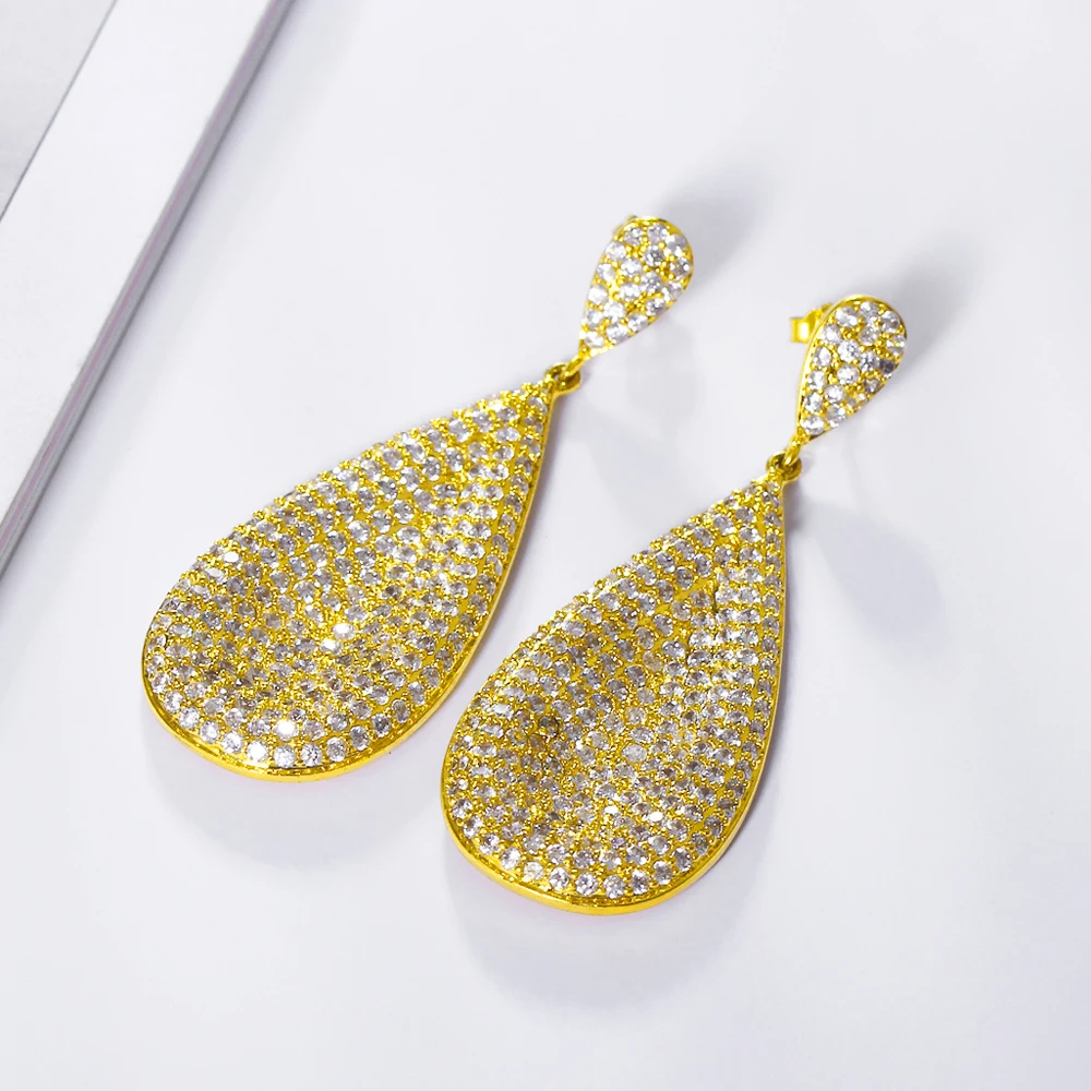 Large Luxury dangle earring with many shiny crystal stones great jewellery Pretty big long water drop earrings