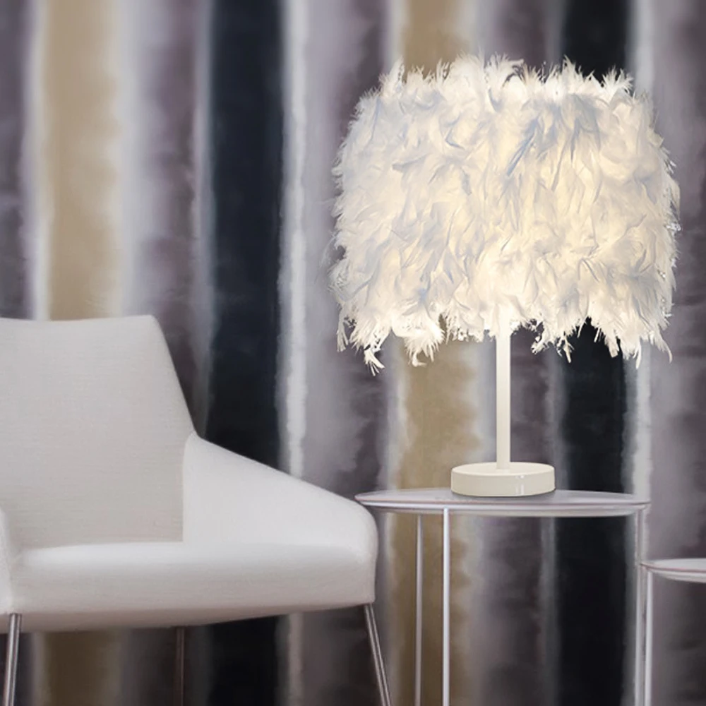 

IVYSHION E27 White Feather Table Lamp Metal Light Romantic Dreamlike Feather Table Light UK/EU/US Plug Height 38cm Lamp Table