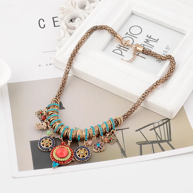 

Boho Ethnic Necklace Women's stone Charms Bohemia Chokers Necklaces Female Sweater Vintage Pendant Necklace Fashion Jewelry 2019