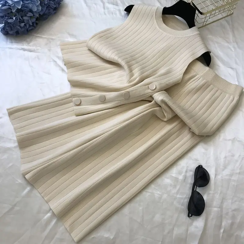 

Gagarich Women Two Piece Set New Summer 2019 Sleeveless Side Button Knitted Vest Fashion Suit Tight Broad-legged Pants