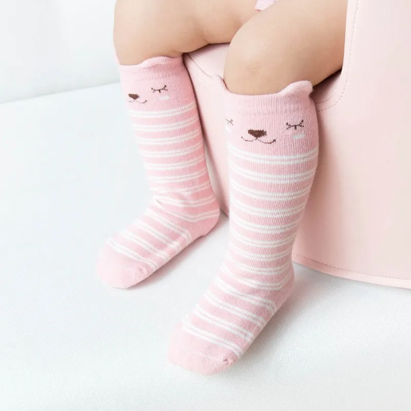 Новые носки для малышей, с высоким голенищем, нескользящие носки с объемным украшением в виде героя мультфильма; комплект из хлопка из 2 Размеры Гетры 10 Стиль