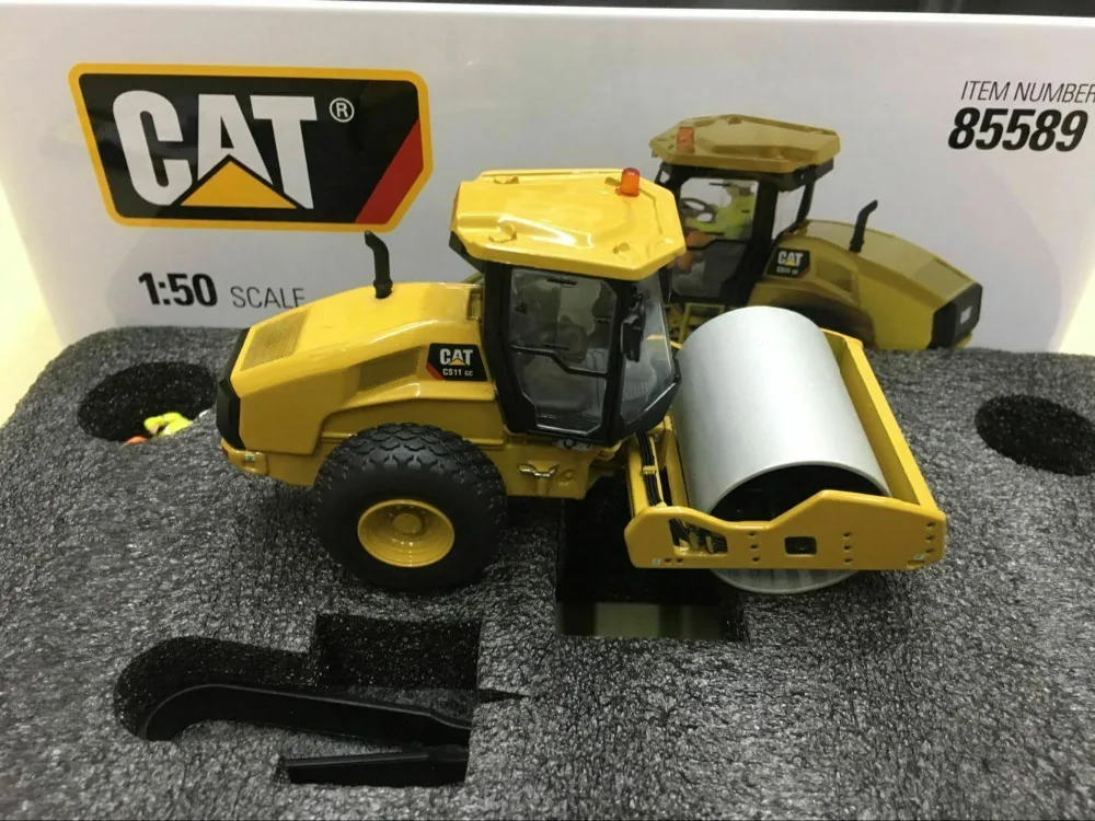 Caterpillar Cat CS11 GC вибраторный уплотнитель грунта 1:50 бренд Diecast Masters DM85589