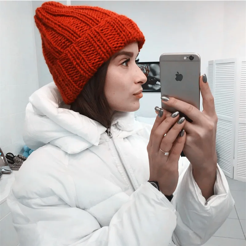 Fashion Knit hat ladies winter solid color simple thick wool hat warm earmuffs hat female cap