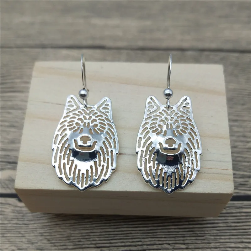 vintage sapphire cluster ring