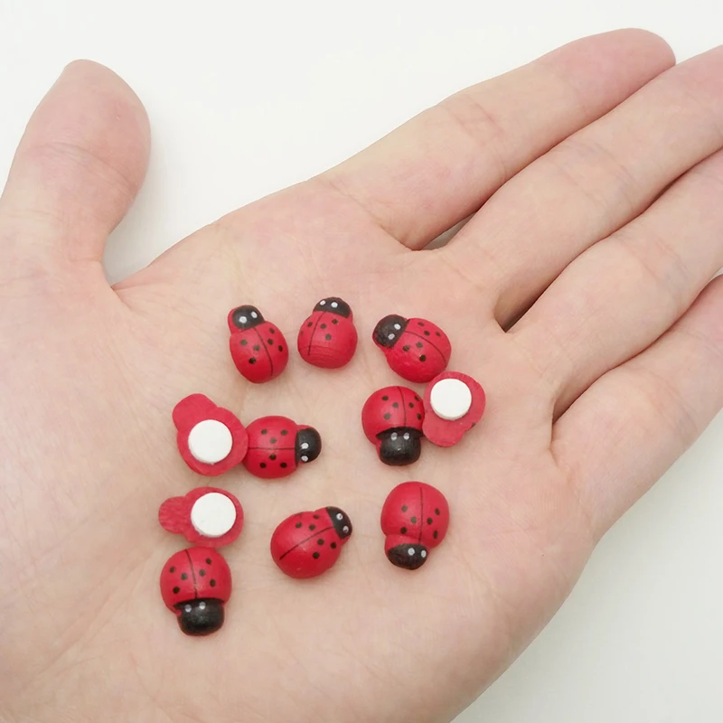 100pcs/pack Mini 1.4*0.9cm Wooden Ladybug Sponge Stickers Mini Fridge Magnets for Scrapbooking Micro Landscape Decor