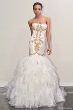 Luxury Sweetheart Mermaid Wedding Dress Sexy Strapless Chapel Train Tiered Gold Applique Vestido De Noiva NM 553