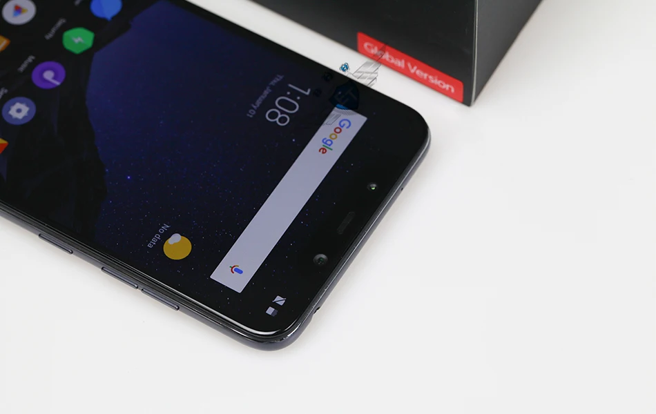 Xiaomi-POCOPHONE-F1-REAL-PICTURE-with-logo-3