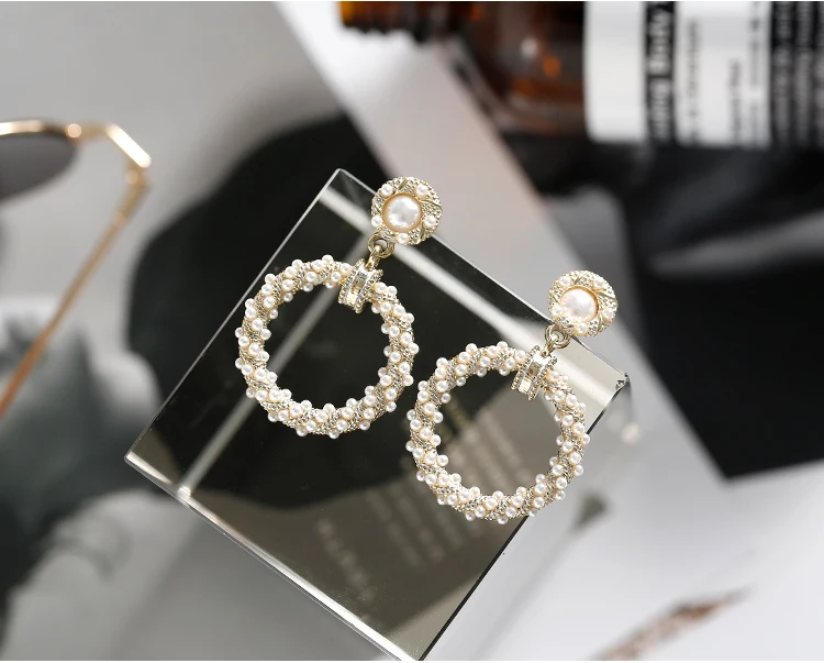 pearl-circle-drop-earrings_08
