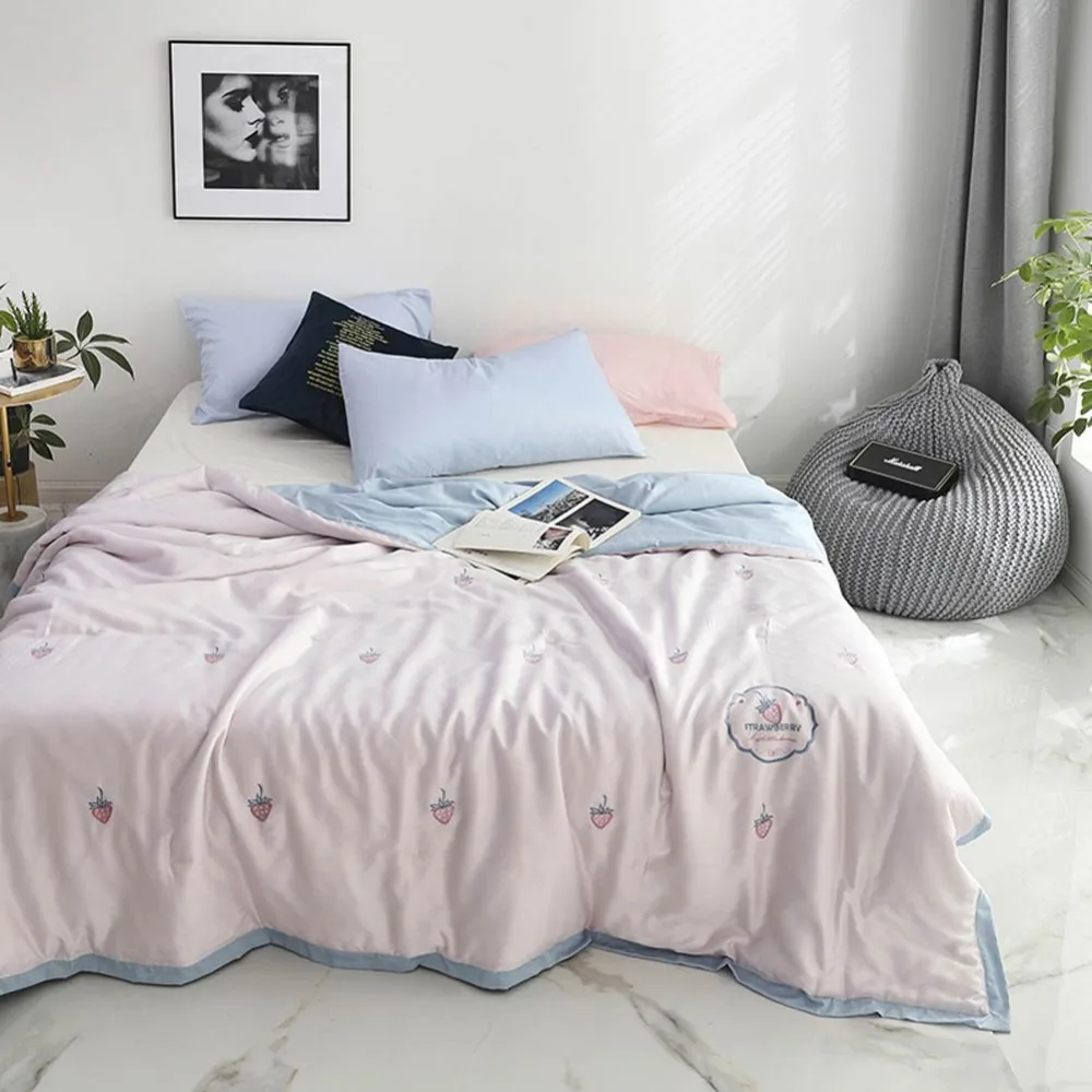 

2019 Fresh Strawberry Pink Thin Summer Quilt Air-condition Embroidery Comforter Artificial Silk Fabric Polyester Queen Size