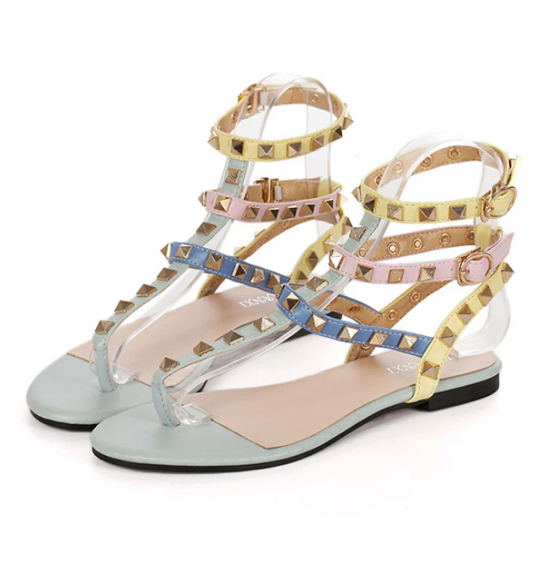 2016 New Brand Summer style Beach Sandals Buckle Straps Sandals with Rivets T strap summer flat