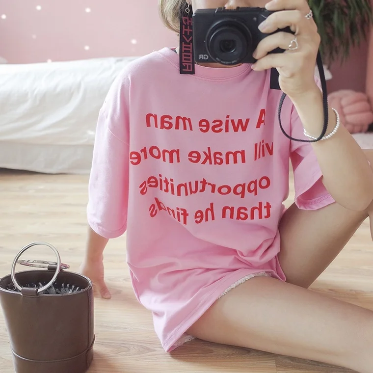 

HAHAYULE 1pcs a Wise Will MAKES MORE OPPORTUNITIES Then He Find PINK TSHIRT Opportunities and Challenges Tees